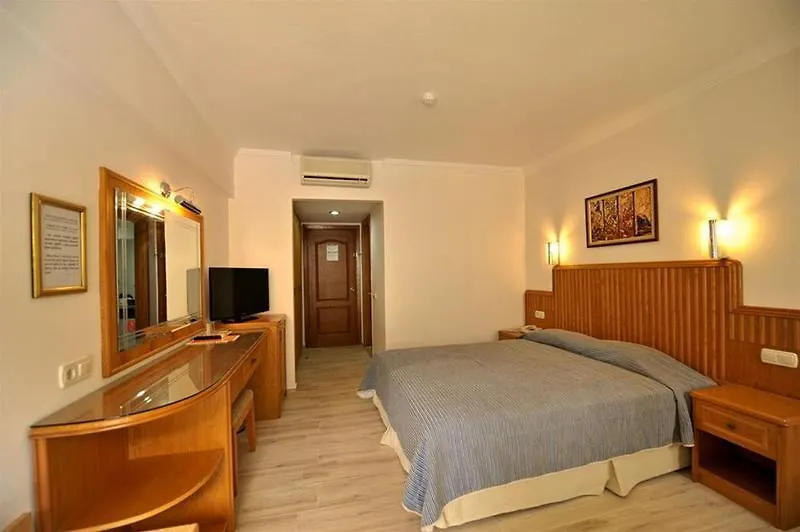 Belcehan Beach Oludeniz 3*,